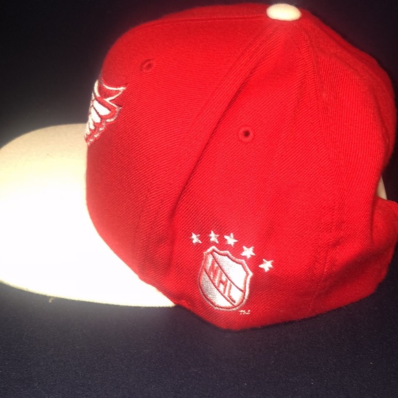 Detroit Red Wing Mitchell and Ness Hat - Picture 3 of 5